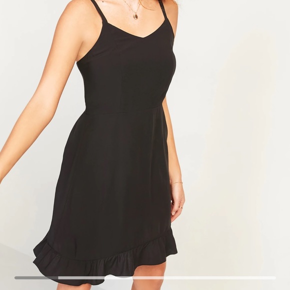 Old Navy Dresses & Skirts - Ruffle hem cami dress